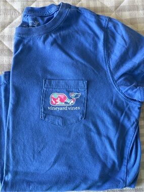 Vineyard Vines classic short sleeve tee 
Womens small